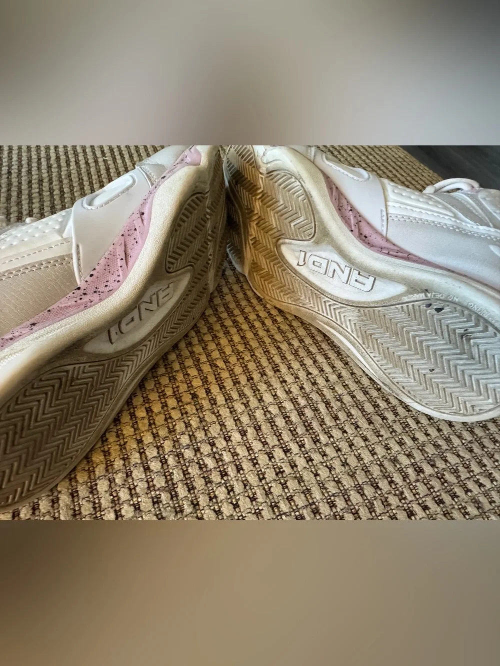 Kids White and Pink Basketball Sneakers - size 1Y